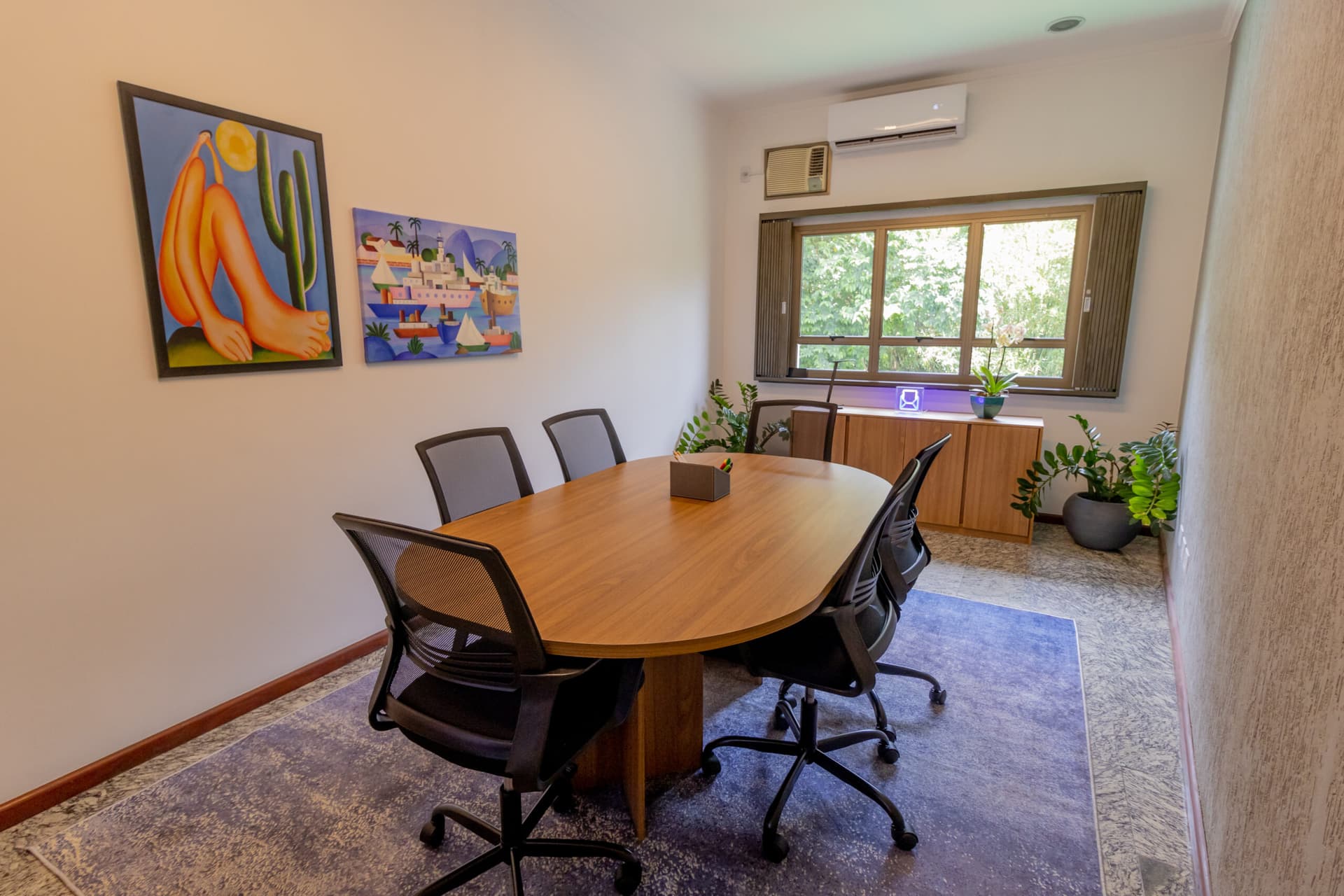 Sala de reunião equipada da Smart Hub